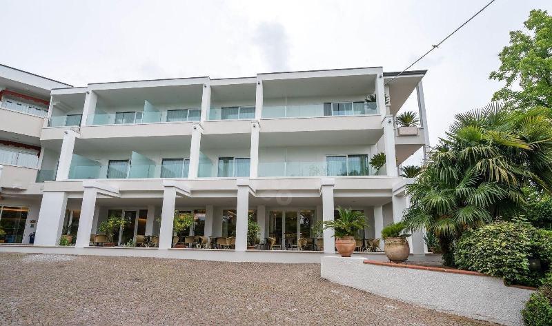 Hotel Giulietta Romeo Λατζίζε Εξωτερικό φωτογραφία