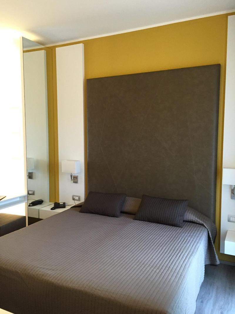 Hotel Giulietta Romeo Λατζίζε Εξωτερικό φωτογραφία