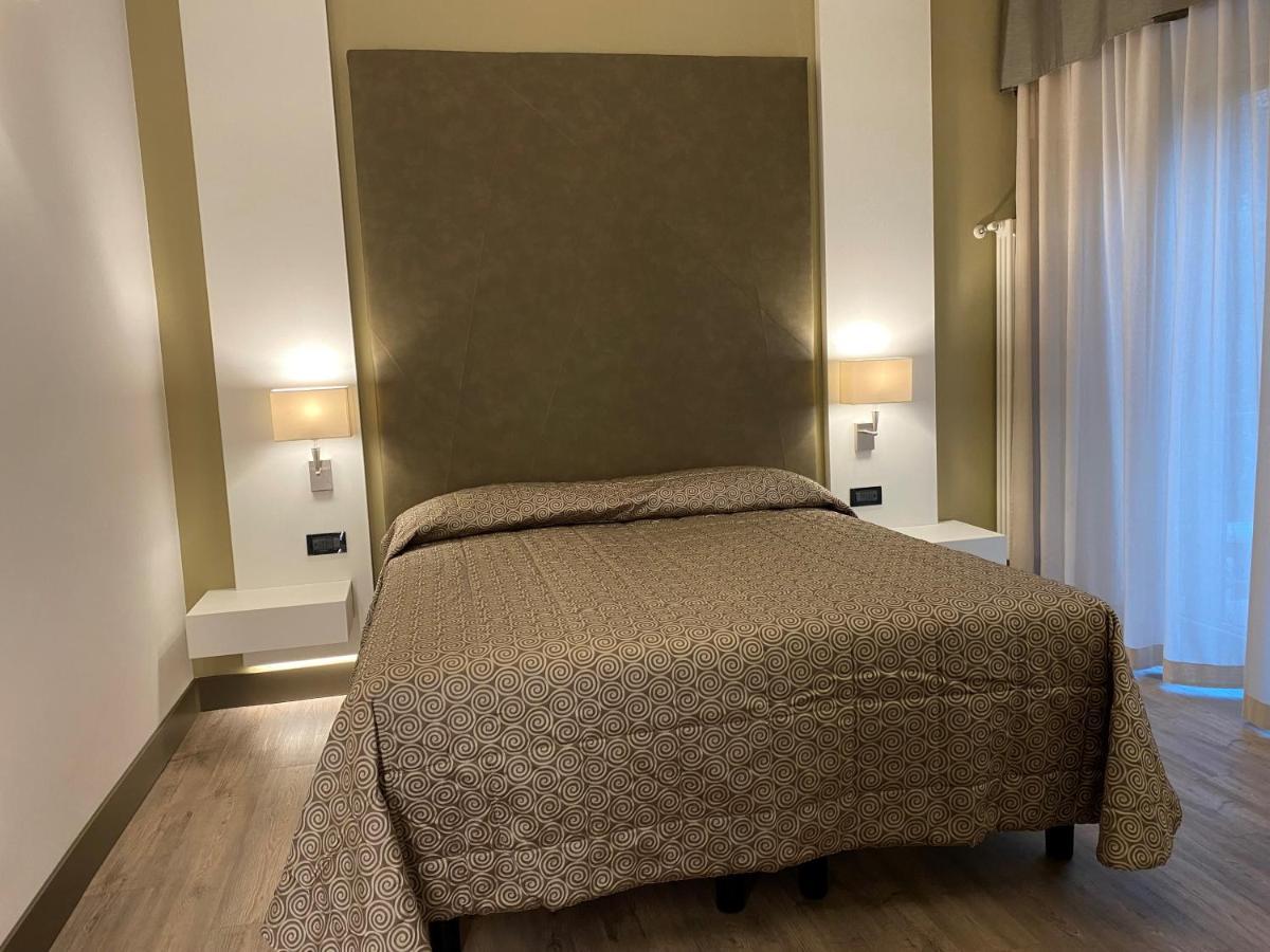 Hotel Giulietta Romeo Λατζίζε Εξωτερικό φωτογραφία