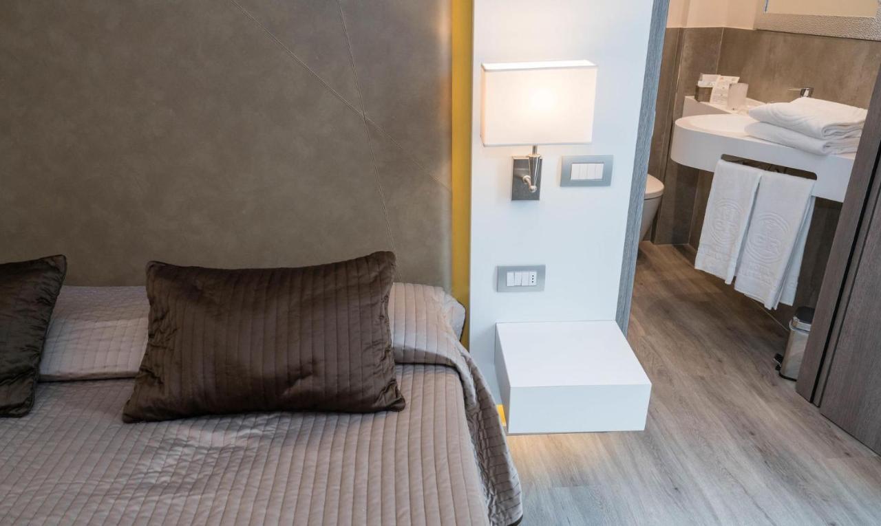 Hotel Giulietta Romeo Λατζίζε Εξωτερικό φωτογραφία