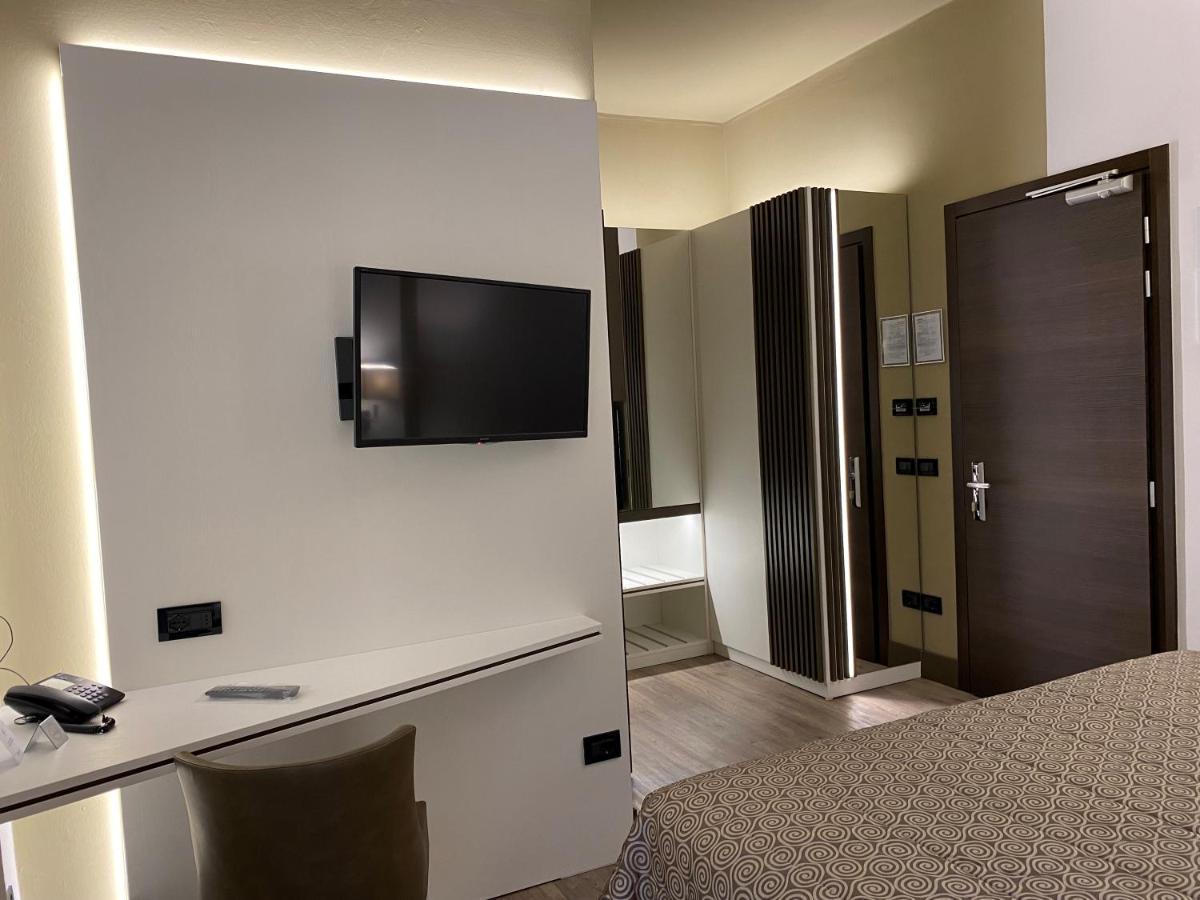 Hotel Giulietta Romeo Λατζίζε Εξωτερικό φωτογραφία