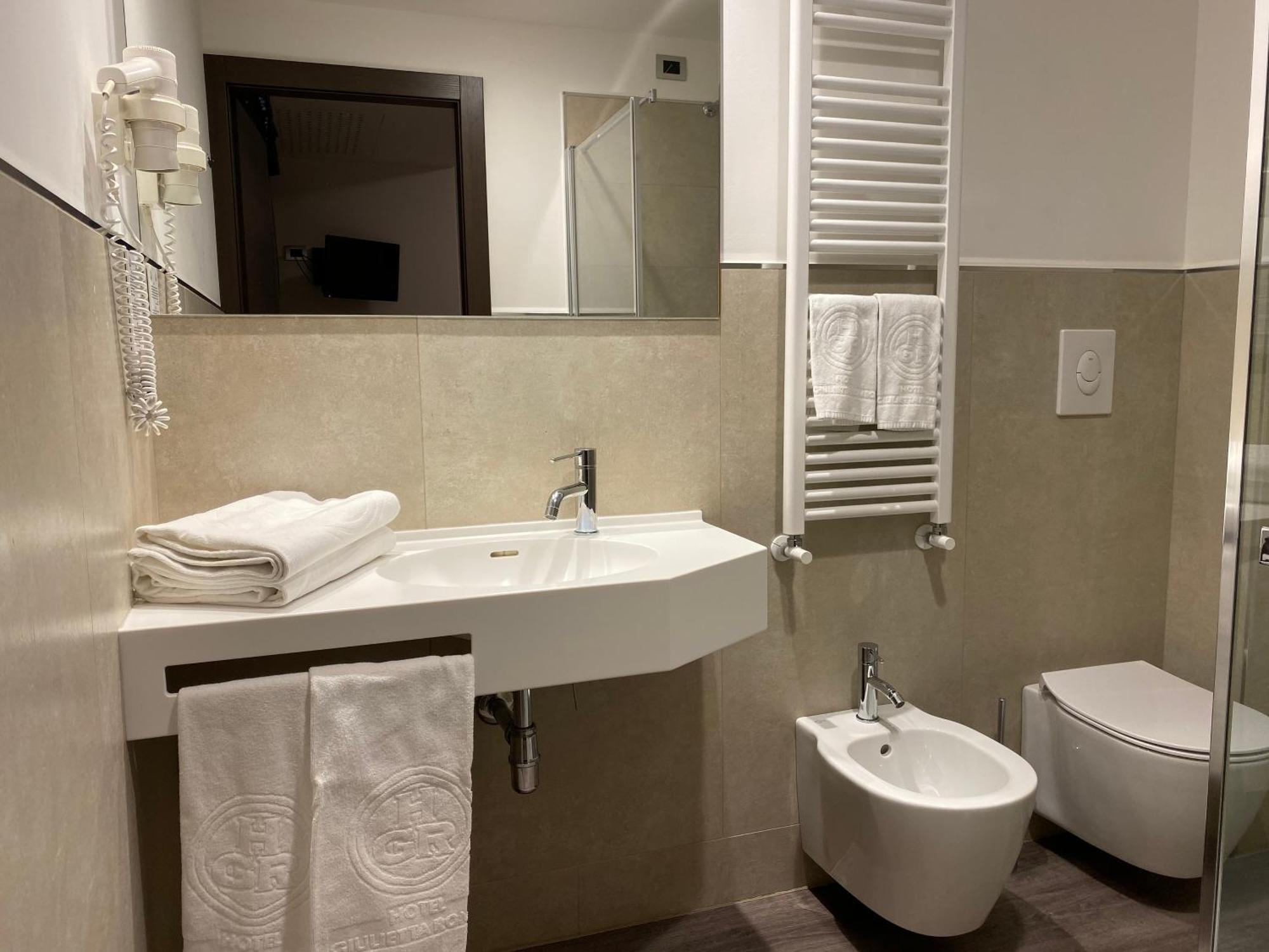 Hotel Giulietta Romeo Λατζίζε Εξωτερικό φωτογραφία
