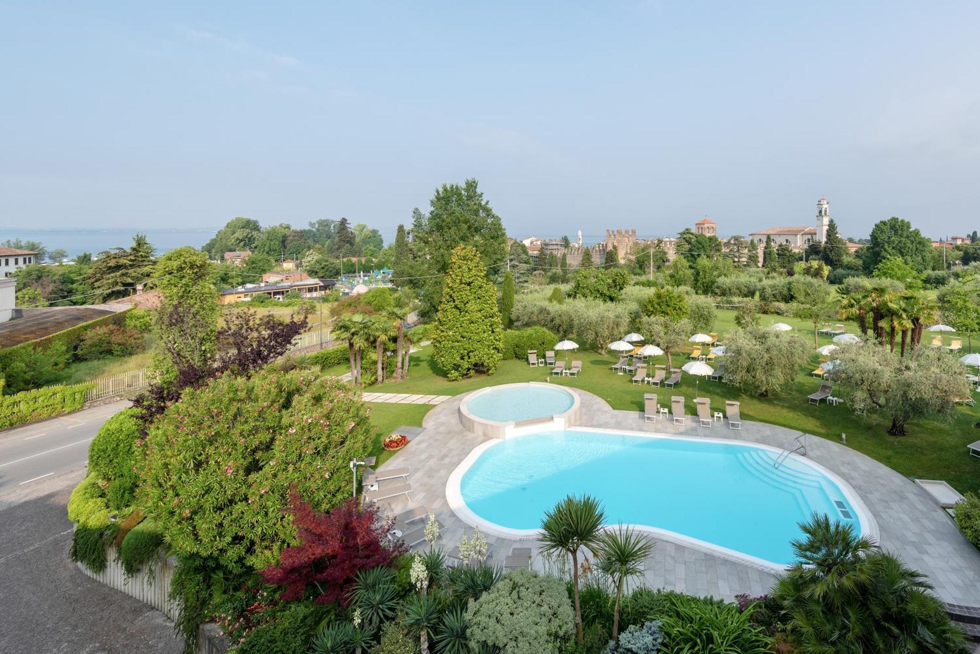Hotel Giulietta Romeo Λατζίζε Εξωτερικό φωτογραφία