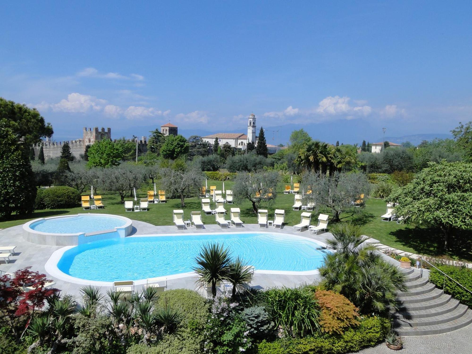 Hotel Giulietta Romeo Λατζίζε Εξωτερικό φωτογραφία