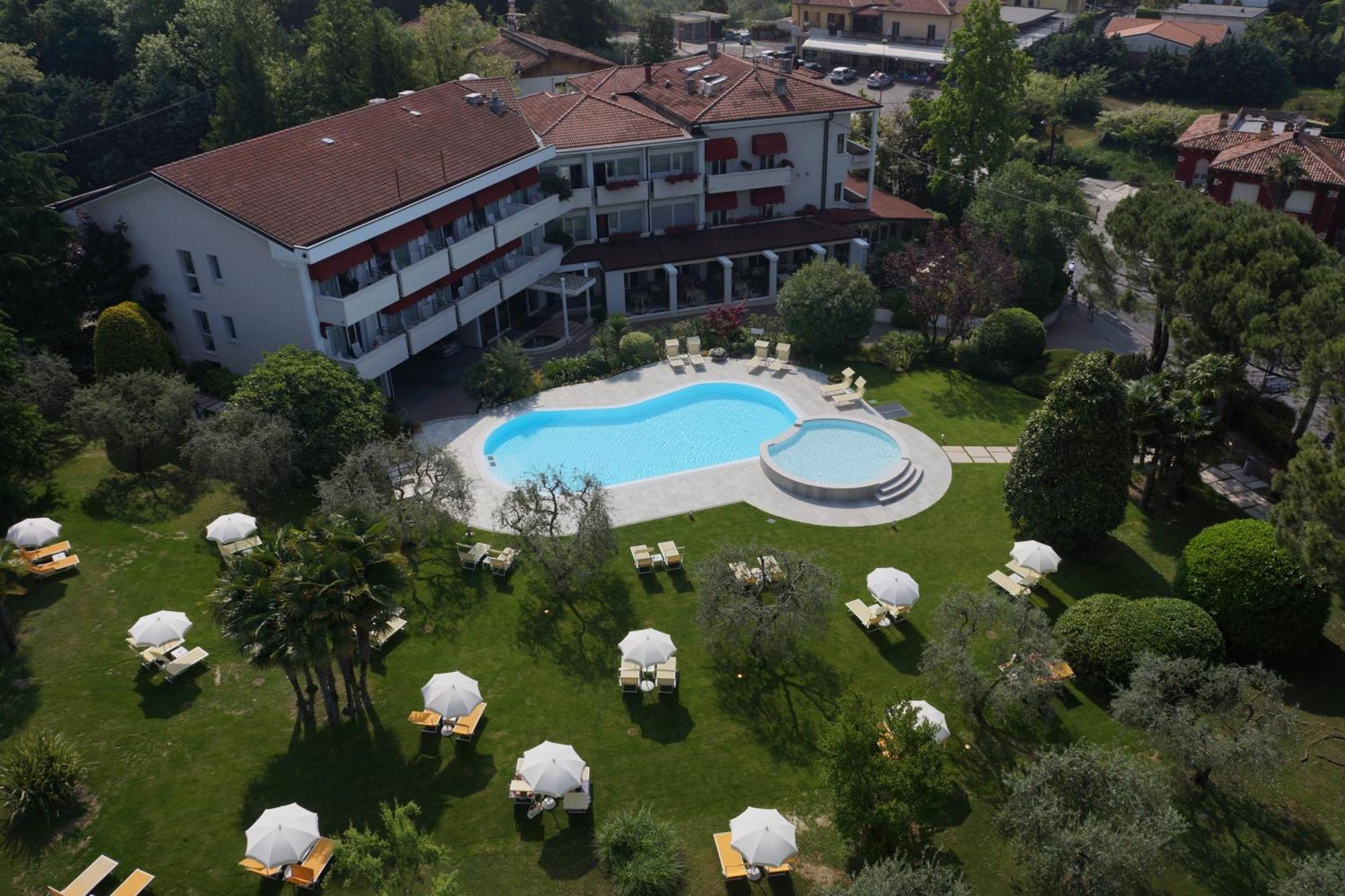 Hotel Giulietta Romeo Λατζίζε Εξωτερικό φωτογραφία
