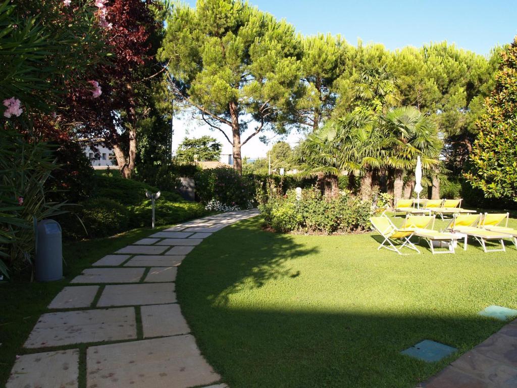 Hotel Giulietta Romeo Λατζίζε Εξωτερικό φωτογραφία