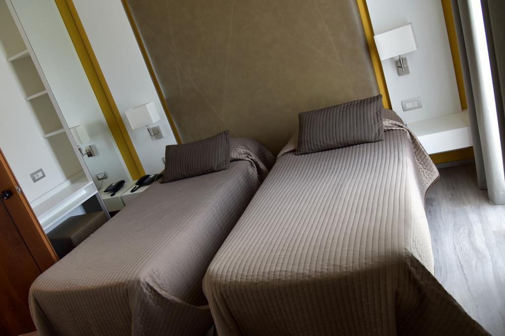 Hotel Giulietta Romeo Λατζίζε Εξωτερικό φωτογραφία