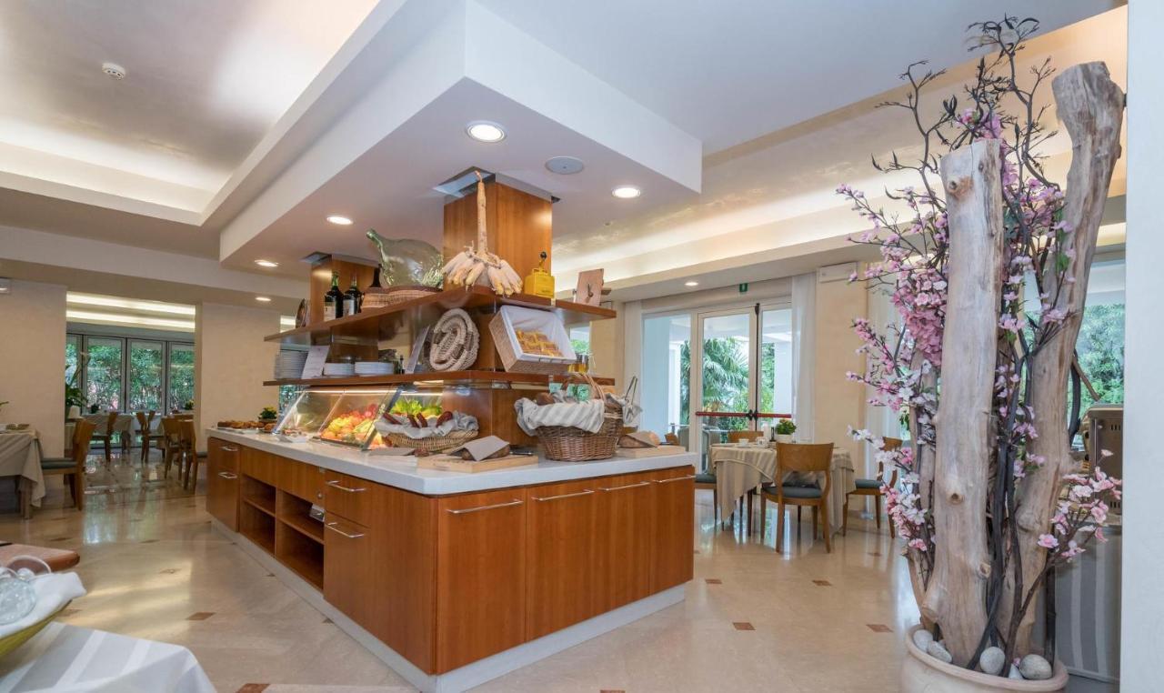Hotel Giulietta Romeo Λατζίζε Εξωτερικό φωτογραφία