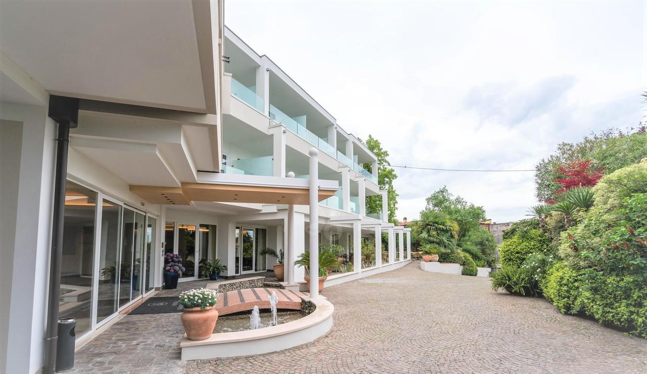 Hotel Giulietta Romeo Λατζίζε Εξωτερικό φωτογραφία