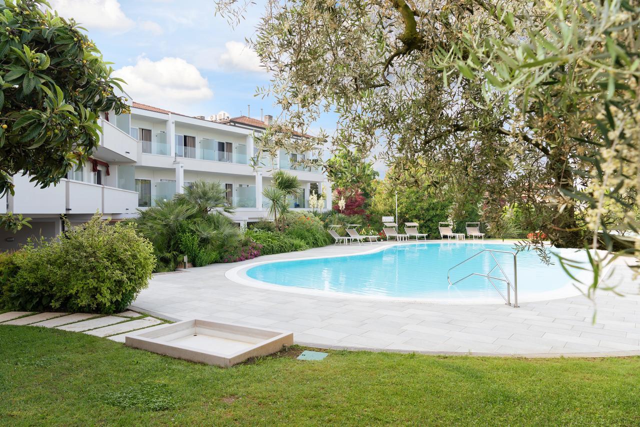 Hotel Giulietta Romeo Λατζίζε Εξωτερικό φωτογραφία